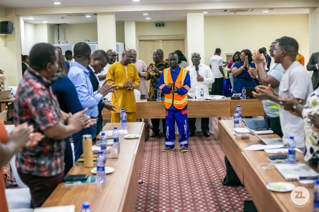 Zoomlion rewards sanitation worker for returning GH₵20,000 found in waste  