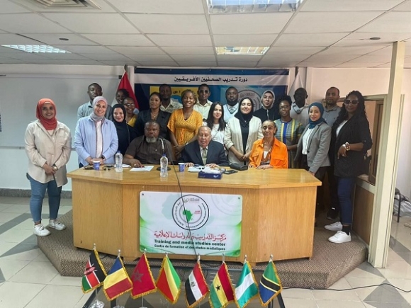 Ambassador Ahmed Haggag (middle), a former Egyptian diplomat, Dr Christopher Isiguzo(left), President of the NUJ, other  officials and participants at the first session of the training