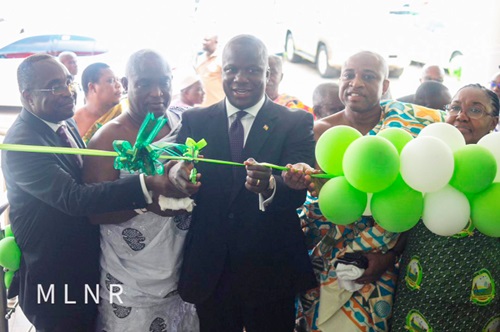  Samuel Abu Jinapor, Minister of Lands and Natural Resources, cutting the  tape to inaugurate the Greater Accra Regional Lands Commission Office. INSET: The Greater Accra Regional Lands Commission Office