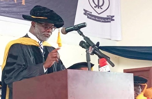  Dr Paa Kwesi Nduom (left) addressing the graduation ceremony