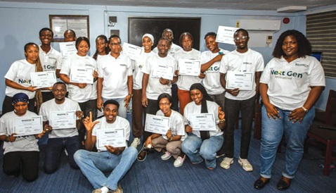 The first cohort of the WADEMOS programme displaying their certificates