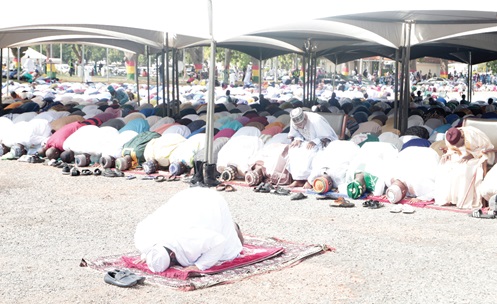  Sheikh Mohammed Kamil Mohammed (in front), Deputy Imam, Ahlussunna Wal-Jama’a, leading the Eid Ul-Fitr festival prayers at the forecourt of the State House in Accra. Picture: EDNA SALVO-KOTEY 