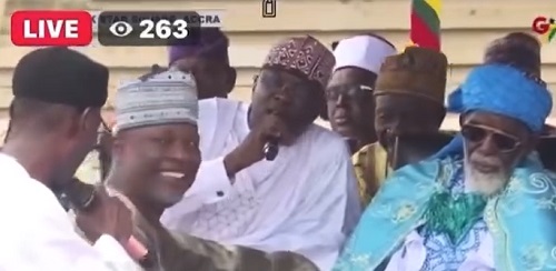 Finance Minister surprises crowd with Islamic eulogy