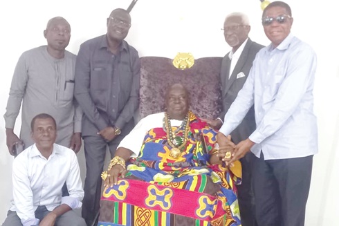 Togbe Sri III, the Awoamefia of Anlo, with the team from HEE consulting