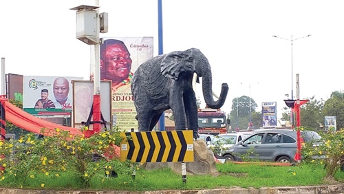 This monument at the Sunyani Technical University Roundabout reminds all that Sunyani began as an outpost camp for elephant (Osono) hunters during the 19th century