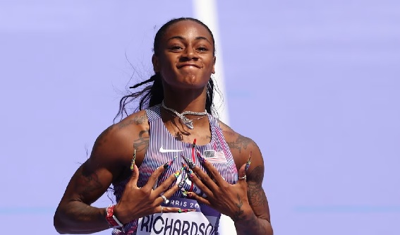 Sha'Carri Richardson breezes into women's 100m semis on her Olympic debut 