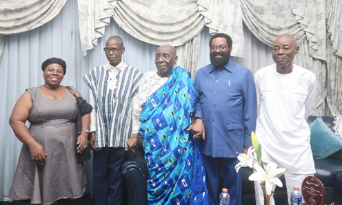 Dr Alfred Okoe Vanderpuye (2nd from right), MP, Ablekuma South, and Noble Kwame Anthony de-Youngster (middle), Founder, De-Youngster’s International School. With them are Juliana Dontor (left), acting Vice Principal, Accra College of Education, and some old students of college after the meeting. Picture : BENEDICT OBUOBI