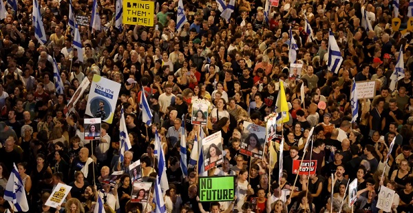 Hundreds protest in Israel 