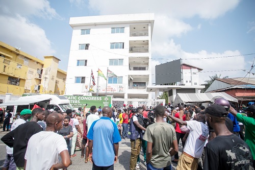  Some elated NDC supporters at the party’s headquarters in Accra yesterday. Picture: DOUGLAS ANANE-FRIMPONG