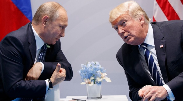 Vladimir Putin (left) and Donald Trump in 2018