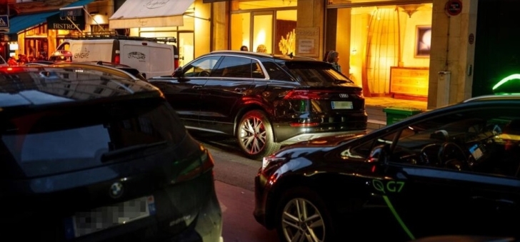 Parisians to vote on raising parking fees for SUVs