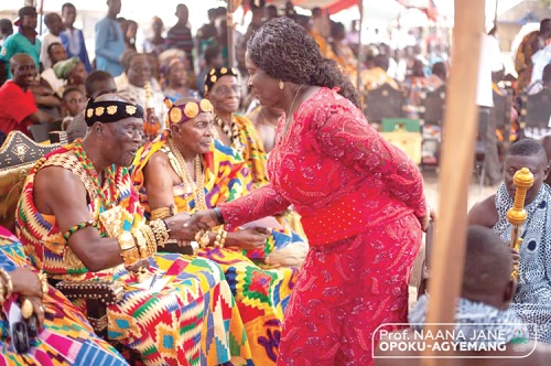 Professor Jane Naana Opoku-Agyemang (right), the 2020 running mate of the opposition National Democratic Congress flag bearer, being welcomed to the durbar by Nana Owusu Sakyi III, Paramount Chief of the Bassa Traditional Council