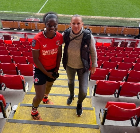 Nora Häuptle with Freda Ayisi after monitoring her play for Charlton Athletic 