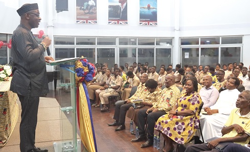 Togbi Prof. Tagbor III — Fia  of Kedzi, addressing the alumni