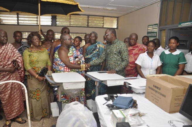 Asante-Mampong Krontihene donates equipment to Mampong Hospital