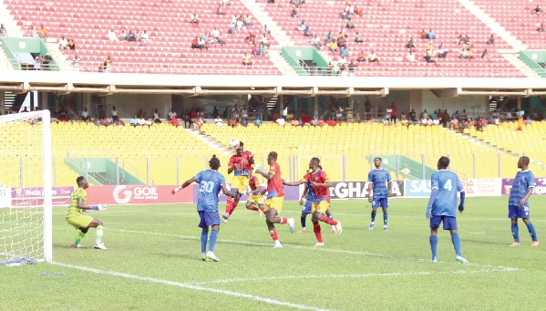Hamza Issah outjumps his RTU markers to head home his second goal. Picture: ELVIS NII NOI DOWUONA