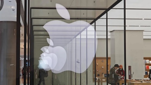 Apple unplugs self-driving electric car project