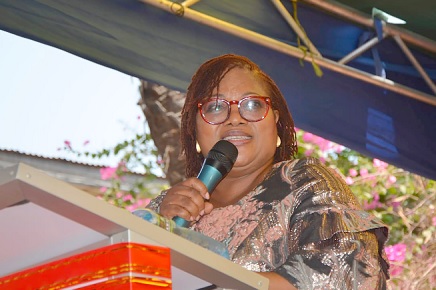 Grace Ameh Obeng (right) MD, FC Beauty Clinic, addressing the durbar