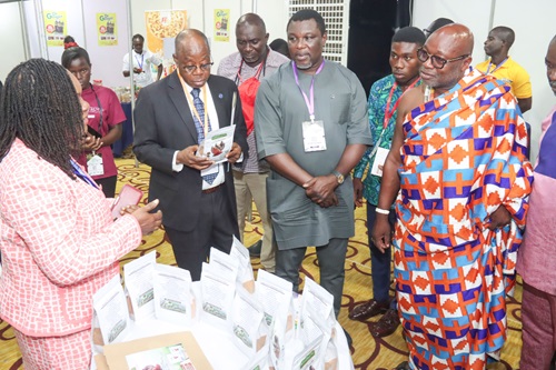  Nii Ahele Nunoo III (right), Abola Mantse, being assisted by Alfred Braimah (3rd from right), Chief Executive Officer, Institute of Directors Ghana, and Davies Narh Korboe (middle), President, Federation of Associations of Ghanaian Exporters, to inspect some of the products during the exhibition at the Ghana Horticulture Expo 2024. Picture: ELVIS NII NOI DOWUONA