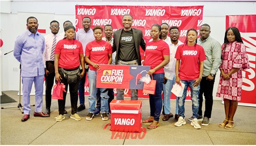 Emmanuel Koduah (middle), Country Manager of Yango Delivery, with the award winners