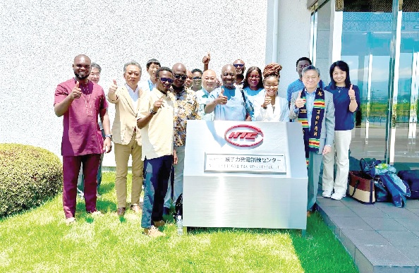 The Ghanaian delegation with one of their host teams during the visit