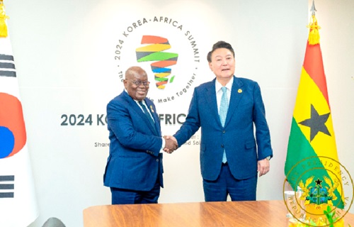  President Akufo-Addo exchanging pleasantries with President Yoon Suk Yeol of South Korea