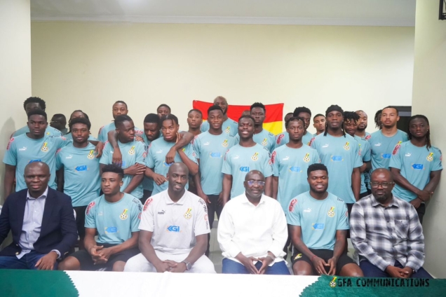 Dr Bawumia with the players and technical team