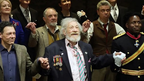 Lord of the Rings’ star McKellen in hospital after stage fall