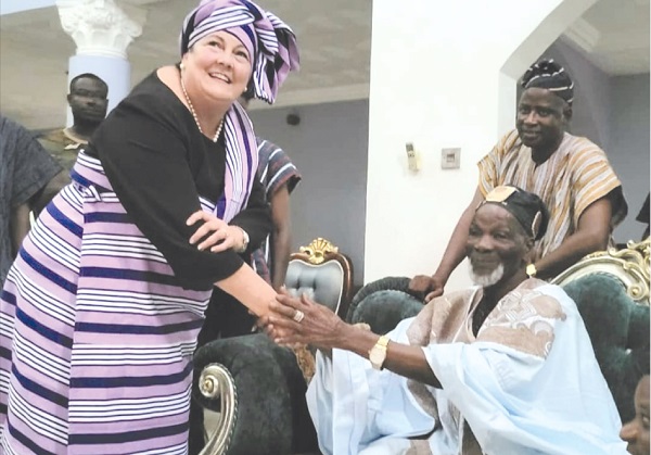 Virginia Palmer (left), US Ambassador to Ghana, exchanging pleasantries with Ya-Na Abukari II, Overlord of Dagbon