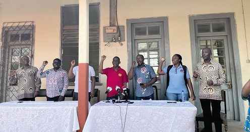 Michael Amoo-Gyasi (middle), Union Chairman of CSIR,  and some executives at the press conference