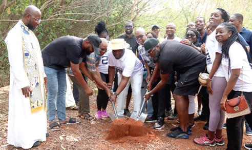 Kamaldeen Mahdi (2nd from left), President of the 2000 year group, Achimota School, being assisted by Michael Leslie Bartlett Vanderpuye (3rd from right), Chairman of Millennium Project; Harold Esseku (4th from right), Old Achimotan Association Vice President and Project Coordinator, and some old students to cut the sod for the construction of the classroom block. Picture: ELVIS NII NOI DOWUUONA
