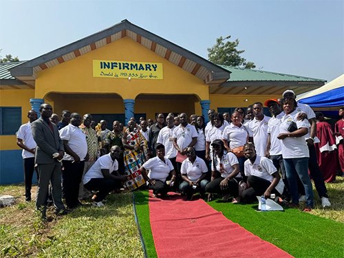 1993 year group and other old students of Half Assini Secondary School with some dignitaries.