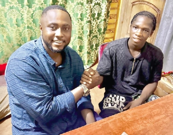 Eammunel Mawuli (right) has signed with Priceless Life Entertainment managed by Elikplim Amenyeawu