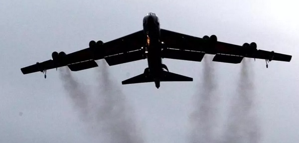 In this file photo, a B-52 Bomber arrives at RAF Fairford from Texas, USA, on March 3, 2003. © Gerry Penny, AFP