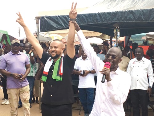 Johnson Asiedu Nketiah (right), National Chairman of the NDC, introducing Seid Mubarak, the NDC parliamentary candidate for Sunyani East