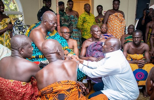 Otumfuo blesses Bawumia and NAPO ahead of Saturday's election  