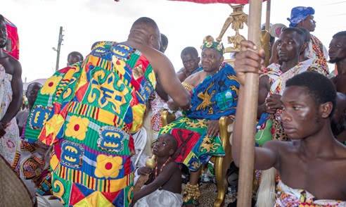 Stephen Asamoah Boateng (back to camera), Minister of Chieftaincy and Religious Affairs, paying homage to Oseadeeyo Kwasi Akuffo III, Okuapehene, at the durbar. Picture: DOUGLAS ANANE-FRIMPONG
