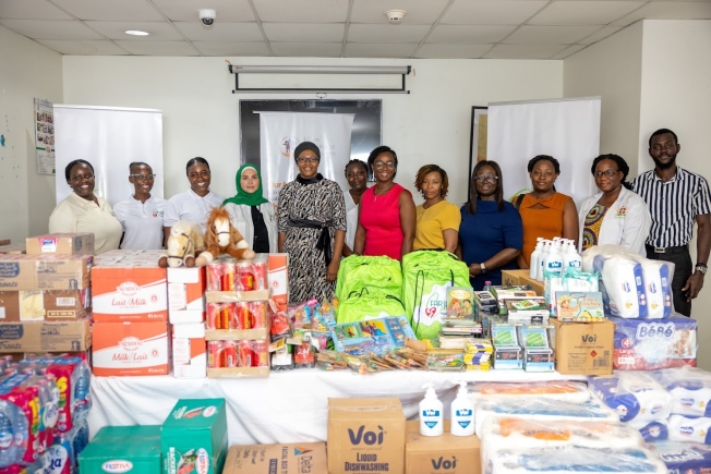 Fairway Cares Foundation donates to the Paediatric Cancer Unit at Ridge Hospital