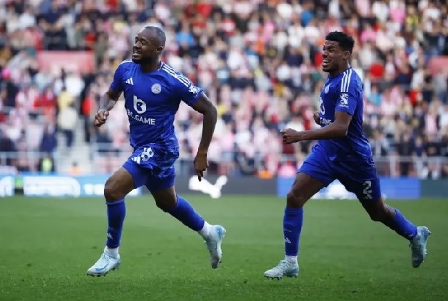 Jordan Ayew celebrating his goal for Leicester City