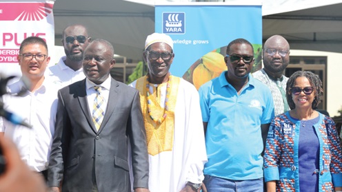  Yaw Frimpong Addo (2nd from left) with representatives of the five companies after the presentation 