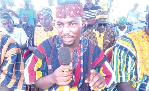 Felix Achana, Chief of Manyoro Sakuniah, addressing the event