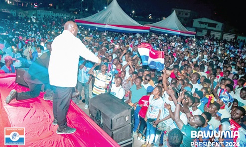 Dr Mahamudu Bawumia (on stage) addressing enthusiastic NPP supporters at the Galilea park to climax last Sunday’s tour of the Bortianor-Ngleshi Amanfro Constituency