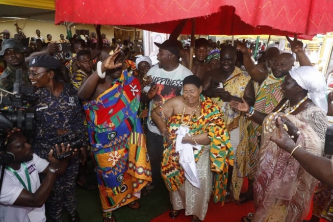 Nana Afrakoma II, Akwamuman Hemea (arrowed) acknowledging cheers as she dances to celebrate her 60th anniversary on the stool. Picture: Douglas Anane-Frimpong