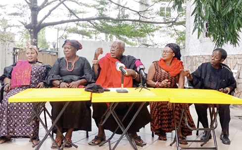  Togbi Goba Tenge Seddo  (middle), a representative of Kings and Queens Forum of Africa, addressing the media