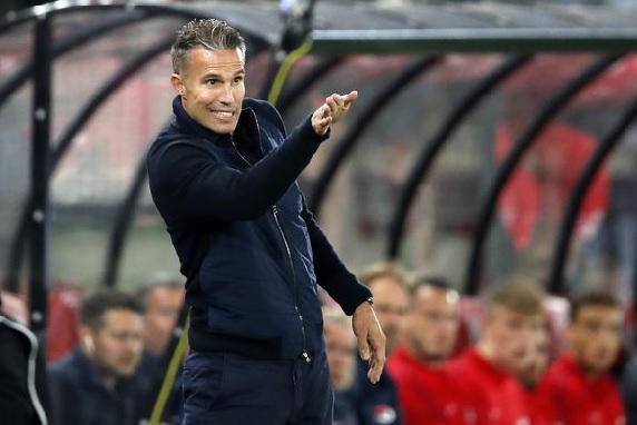 Robin van Persie’s Heerenveen was annihilated by AZ Alkmaar