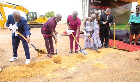 Michael Okyere Baafi,  Yoofi Grant, GIPC Chief Executive, Frederick Obeng Adom and Nii Tetteh Otu II, Paramount Chief of Kpone, cutting the sod to mark the commencement of work on the project