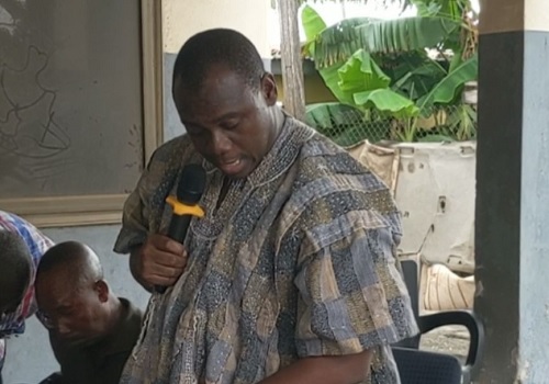 Kojo Annobil, Head of Ghana Automative Development Centre of the ministry, addressing the artisans 
