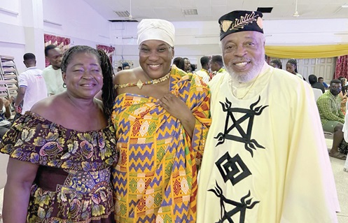 Nana Akosua Serwaa Seoyo I (middle), with Rabbi Kohain (right), Founder of Panafest Foundation, and wife