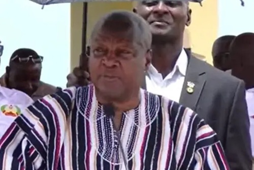 President Mahama urges public-sector workers to speak out against mismanagement
