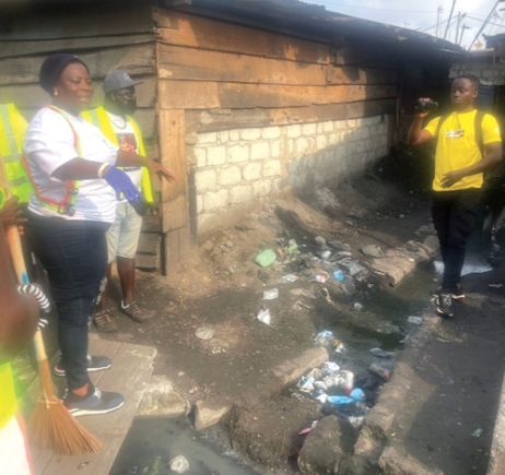Naa Okaikar Adeagba I, Korle Woko and Agbogbloshie Noyaa Manye, leading cleanup activities